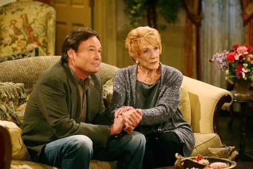 యంగ్ అండ్ రెస్ట్లెస్ స్టార్ బ్యూ కాజర్ 63 ఏళ్ళ వయసులో మరణించాడు - బ్రాక్ రేనాల్డ్స్ నటుడు మరణించాడు