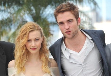 Robert Pattinson a Sarah Gadonová se sbližují, měla by si Kristen Stewart dělat starosti? 0721