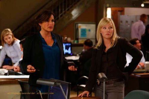 లా & ఆర్డర్ SVU రీక్యాప్ 10/8/14: సీజన్ 16 ఎపిసోడ్ 3 ప్రొడ్యూసర్స్ బ్యాకెండ్