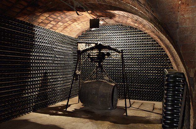 Istoria vinului spaniol