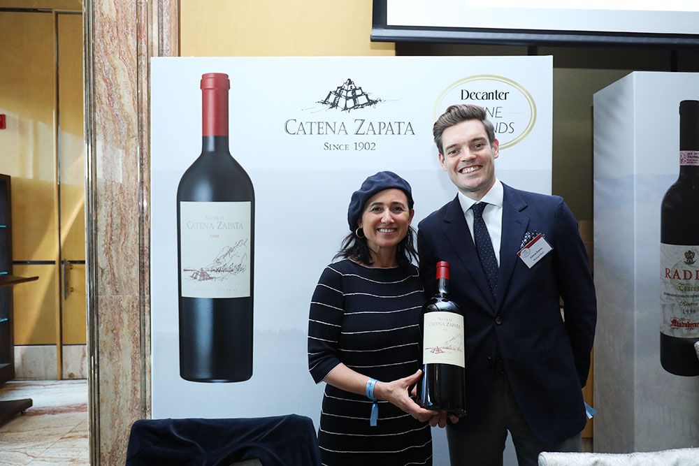 Katēna Zapata, Nikola Katēna Zapata