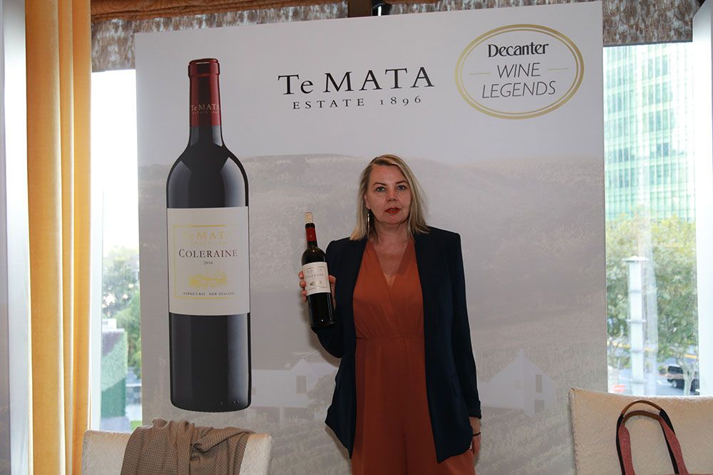 Nogalini tevi, Koleraina