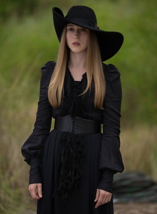 American Horror Story RECAP 6/11/13: Temporada 3 Episodi 5 Burn, Witch. Cremar!