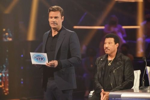 아메리칸 아이돌 요약 04/12/21: 시즌 19 에피소드 13 상위 12 라이브 공개