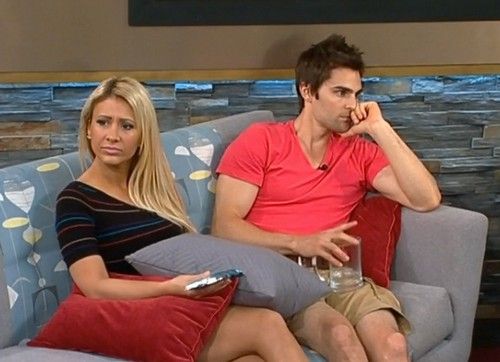 பிக் பிரதர் 15: நிக் உஹாஸ் ஏமாற்றுக்காரராக ஜினாமாரி ஜிம்மர்மேன் மனம் உடைந்தது