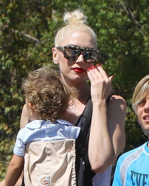 Гвен Стефани больше, чем Гэвин Россдейл: Блейк Шелтон и Моби выстреливают? Дебюты Used To Love You на концерте в Нью-Йорке