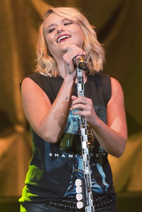 మిరాండా లాంబెర్ట్ మరియు కెన్నీ చెస్నీ శృంగారం వేడెక్కుతుంది: అతడిని అసూయపడేలా చేయడానికి బ్లేక్ షెల్టన్ యొక్క ఉత్తమ స్నేహితుడిని ఉపయోగించడం?