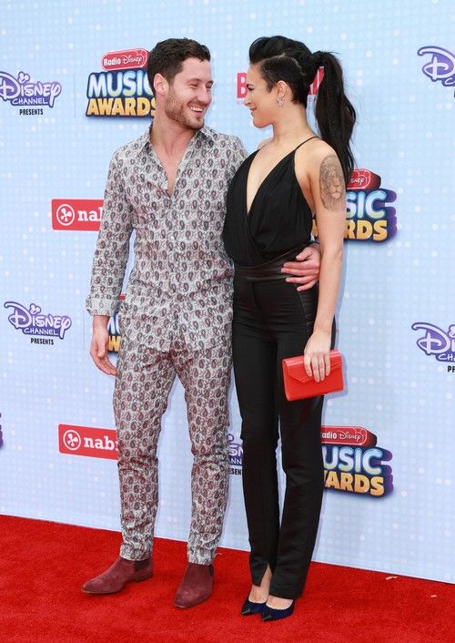 Rumer Willis in Val Chmerkovskiy se nista srečala: Rumerjev oče Bruce Willis spodbuja Val na vaji Ples z zvezdami?