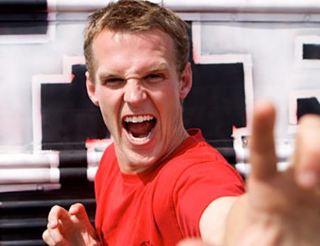 אריק רונר מת בגיל 38: כוכב 'קרקע ניטרו' מת בתאונת צניחה חופשית בלייק טאהו המדהימה