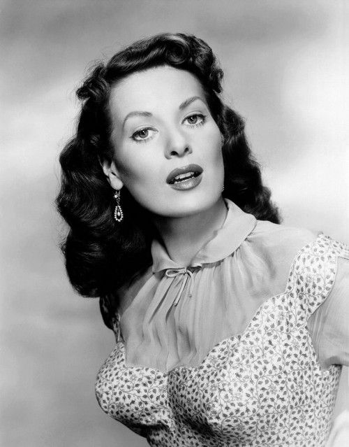 Maureen O'Hara Dead: Star of 'Miracle on 34th Street' เสียชีวิตที่ 95