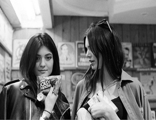 Харри Стилес преварио Кендалл Јеннер са Халеи Гиралдо, Пат Бенатар