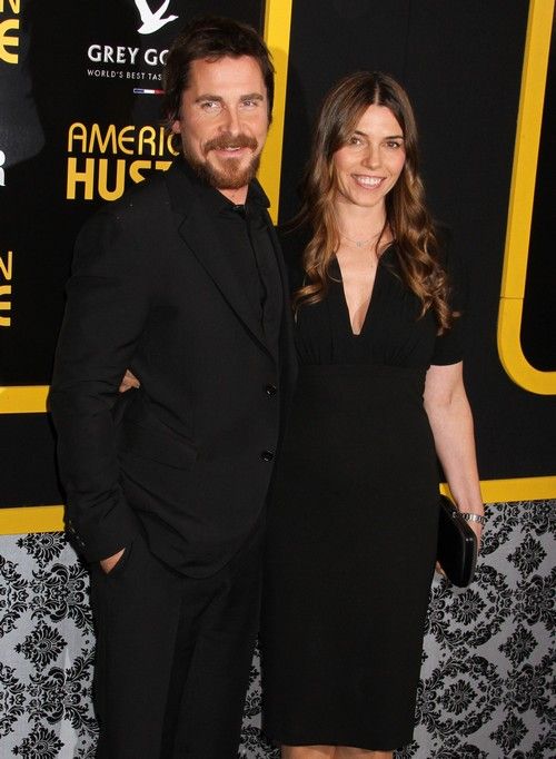 Christian Bale'in Annesi Jenny James Onu Satıyor – Yine