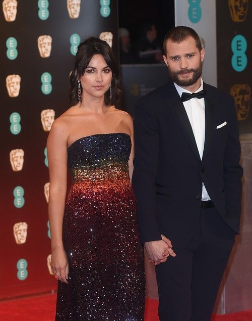 Jamie Dornan y su esposa Amelia Warner incómoda aparición en la alfombra roja de los BAFTA