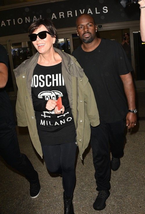 கிறிஸ் ஜென்னர் மற்றும் கோரி கேம்பிள் திருமணம் செய்து கொண்டனர்: மொமேஜரின் பாய்டோய் திருமண இசைக்குழு அணிந்துள்ளார் - தப்பி ஓடுவதா அல்லது விளம்பர ஜிமிக்கா?