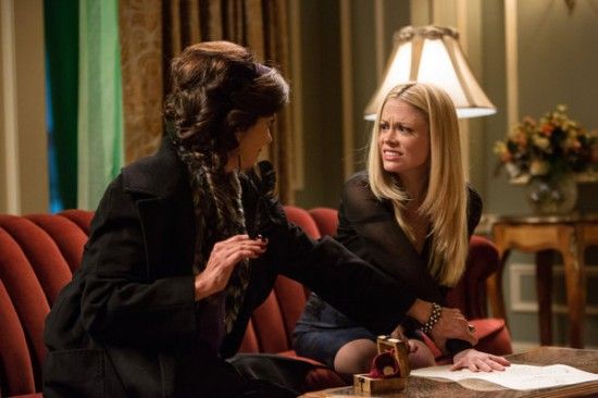 Grimm RECAP 5/14/13: الموسم 2 الحلقة 21 The Waking Dead