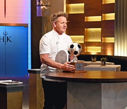 Резюме на адската кухня 07/12/21: Сезон 20 Епизод 7 Млади оръжия: Ако не можете да понесете жегата ...