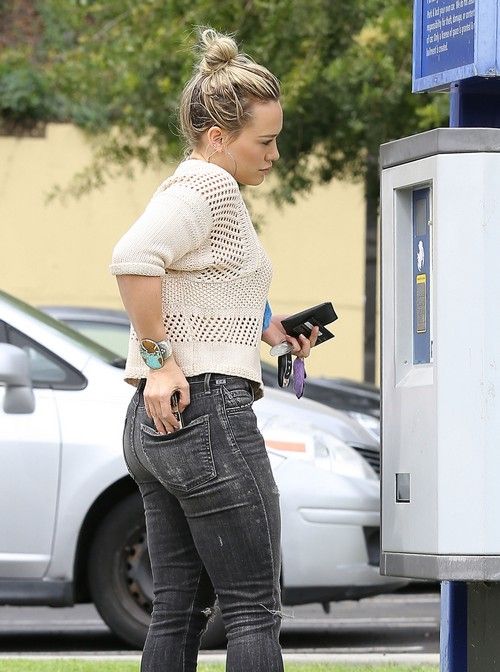 মাইক কম্রি থেকে বিভক্ত হওয়ার পরে হিলারি ডাফ সাইন্টোলজিতে যোগ দিচ্ছেন?