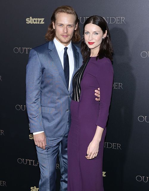 Ο Sam Heughan και η Caitriona Balfe μετατρέπουν τη σχέση ‘Outlander’ στην οθόνη σε πραγματικό ρομαντισμό - Hot Stars Dating, Madly In Love;