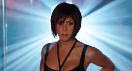 Дженифър Анистън показва своята сексуалност и се съблича в трейлъра „We are the Millers“ (ВИДЕО)