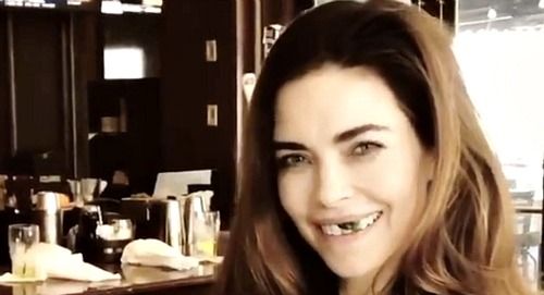 Genç ve Huzursuz Spoiler: Amelia Heinle İnanılmaz Dönüm Noktasını Kutluyor – Komik Joshua Morrow ve Dişsiz Videolar Paylaşıyor