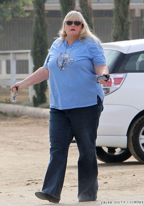 พ่อตัวจริงของ Paris Jackson ขู่ Debbie Rowe ด้วยการเปิดเผย
