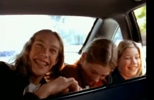 Rozhovor s Hansonom: MMMBop nie je šťastná pieseň - nikto ju nespieva bezprostredne po 20 rokoch - zbor má temný význam