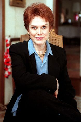 Nancy Dow, Ibu Jennifer Aniston, Memohon Anak Perempuan Untuk Hamil dan Cucu