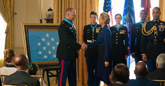 Gospa sekretarka Povzetek 11/03/19: Sezona 6, Epizoda 5 Daisy