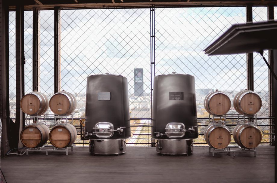 Installation du domaine viticole de la tour Eiffel