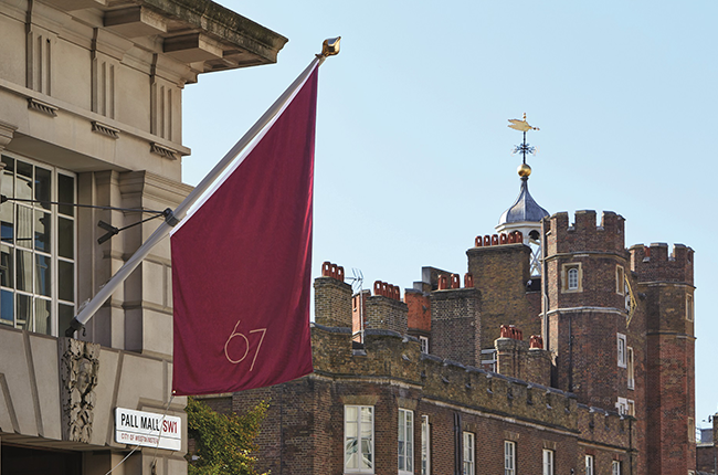 Innerhalb der 67 Pall Mall...