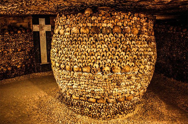 Hoții folosesc catacombele din Paris pentru a fura vinul fin - raportează...