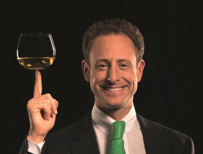 Mục tiêu của tôi là làm cho sáo Champagne trở nên 'lỗi thời', Maximilian Riedel nói...