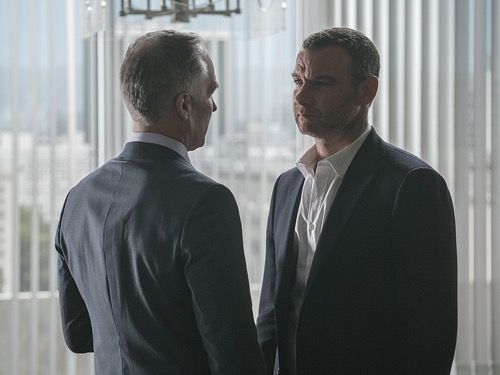 'Ray Donovan' spoilerid: 4. hooaja 8. jagu: Ray ähvardab Conorit - Marisol reedab Hectori - Terry palub Raylt abi