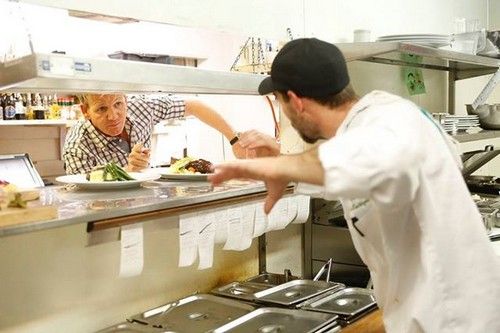 Hotel Hell Recap 9/9/14: الموسم 2 Finale Murphy’s House