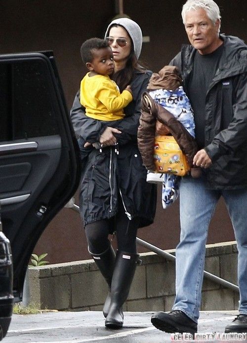 Sandra Bullock megcsalta a házas testőrt Louis Bardo fiának? (FOTÓK)