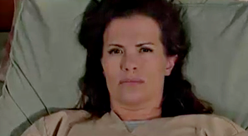 Jauni ir neramūs spoileriai: Melissa Claire Egan dar nepalieka motinystės atostogų - išsami informacija apie „Chelsea“ pasitraukimą