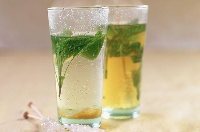 RommiHistoria  r  nKoska kaikki rommi on sokeriruo'on tuote, sen historia voidaan jäljittää Aasiaan, jossa sokeriruoko on kotoisin eteläisen ja kaakkoisen trooppisista osista. 8. ja 10. vuosisadan v...