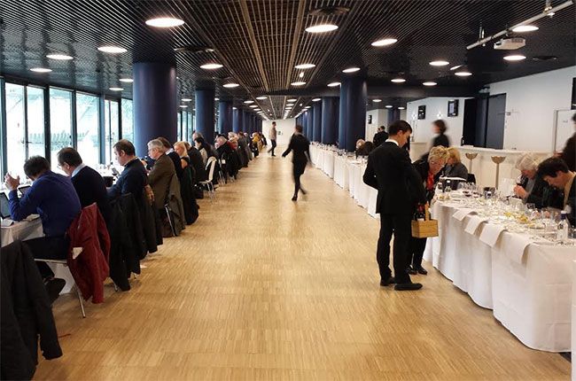 Los vinos de Burdeos 2015 Graves y Pessac se degustaron en el Nouveau Stade de Bordeaux el martes 5 de abril.