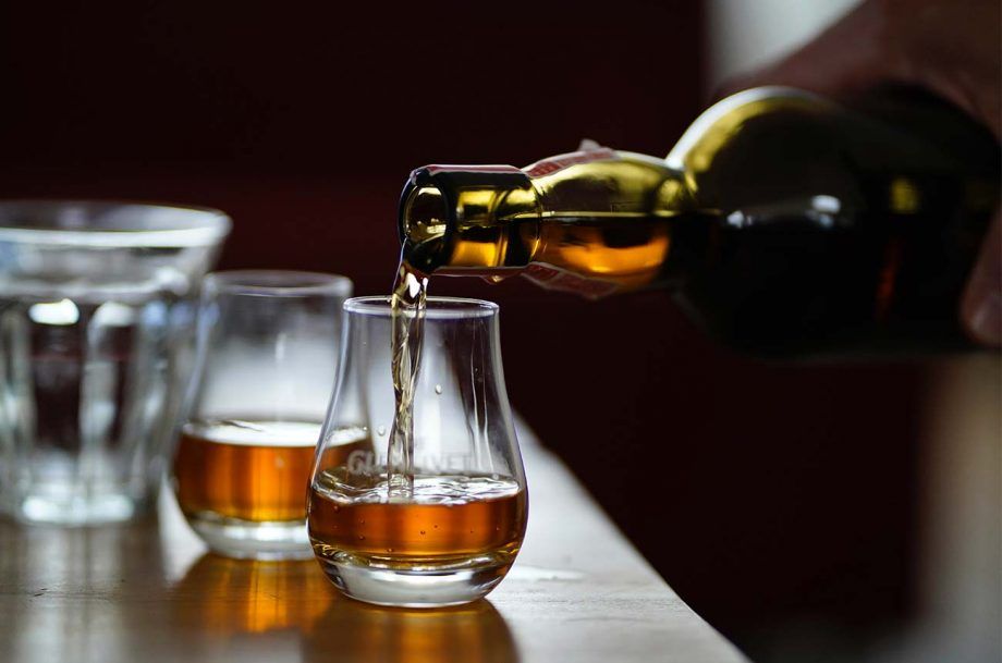 Americká cla zastiňují růst skotské whisky...