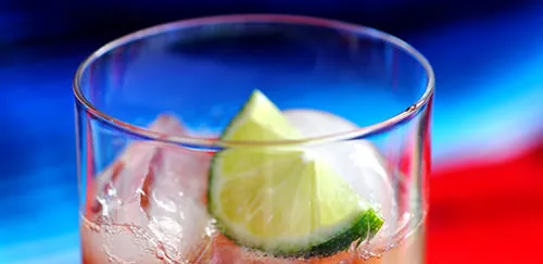 9 pirosító Valentin-napi koktél, ami nem olyan ízű, mint a szirupos méreg